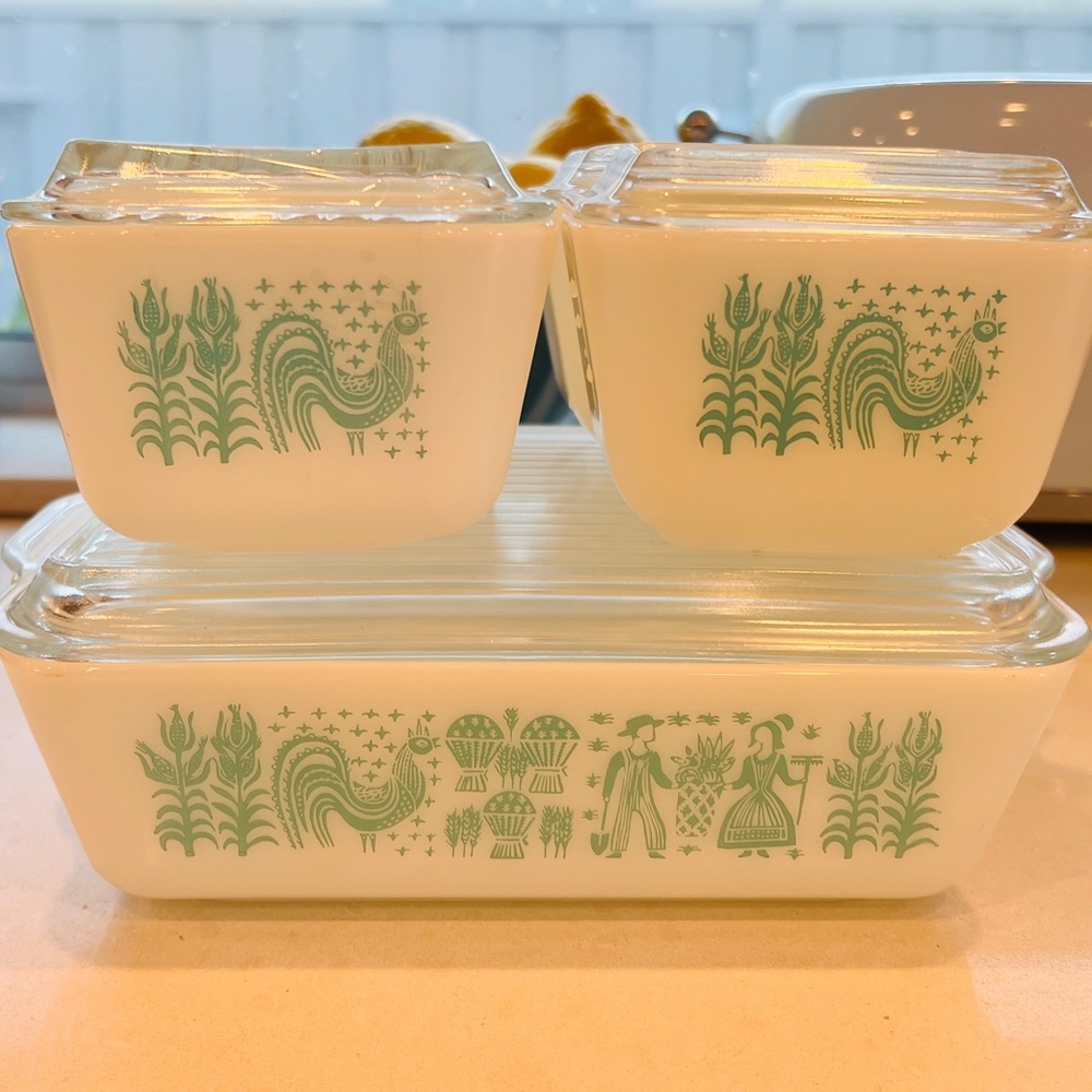 Vintage Pyrex Amish Butterprint Set of 4 Refrigerator Dishes w/ Lids Turquoise - Picture 2 of 8